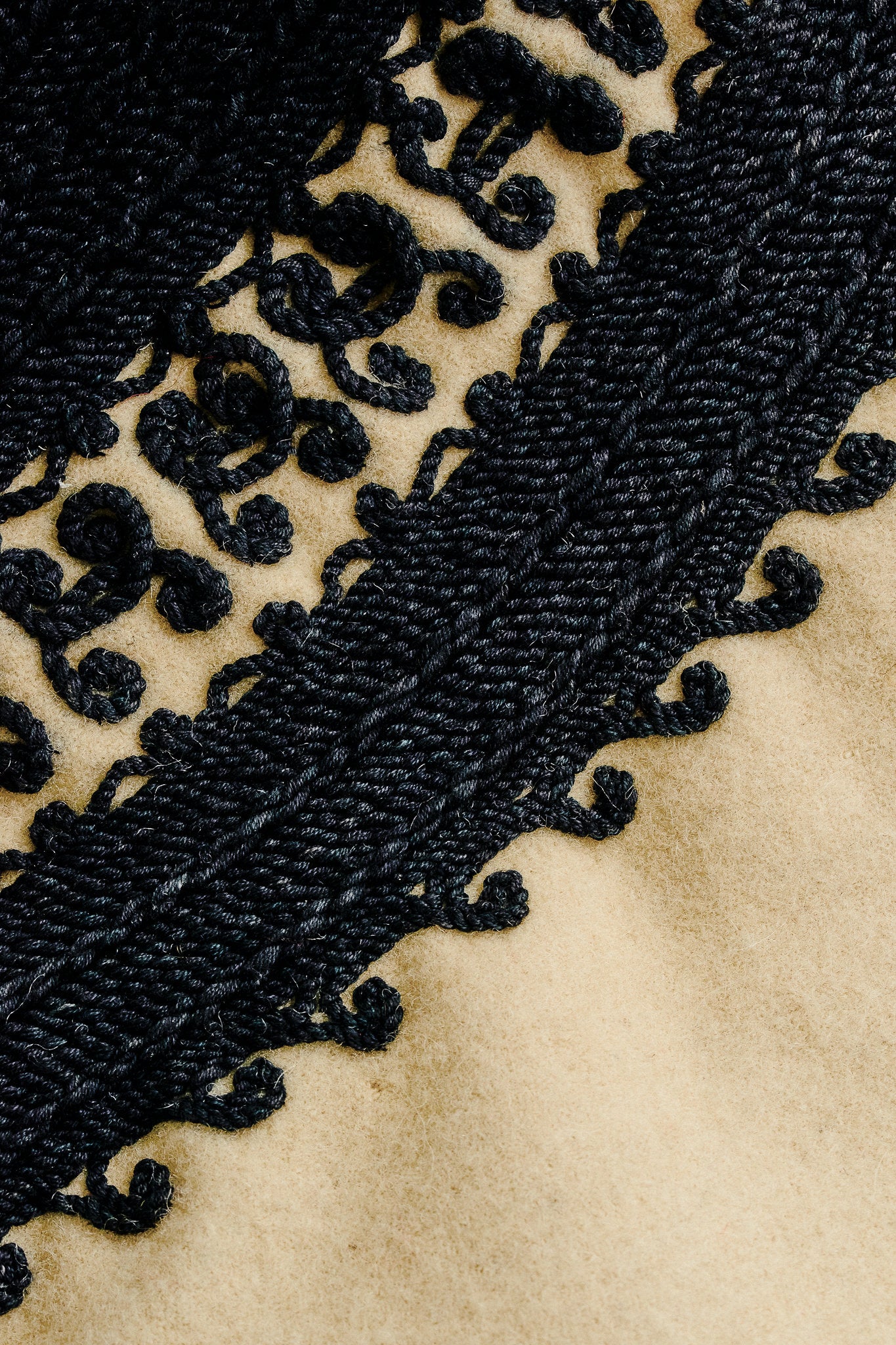 TRADITIONAL VINTAGE VEST - Image 5