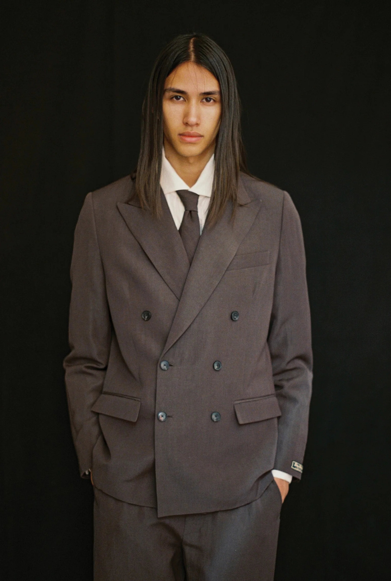 DOUBLE BREASTED PEAK BLAZER