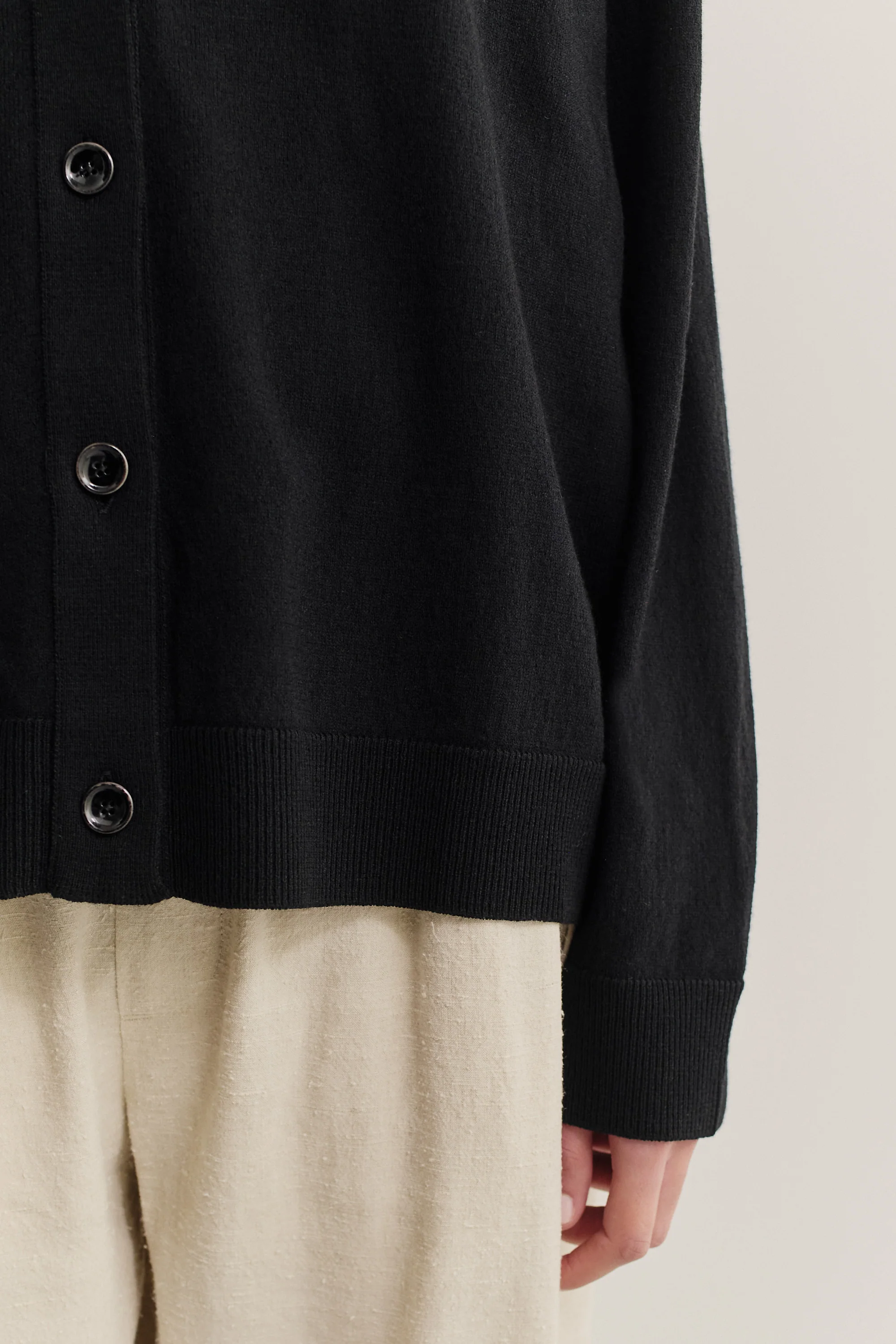 IKOO KNIT CARDIGAN - Image 4