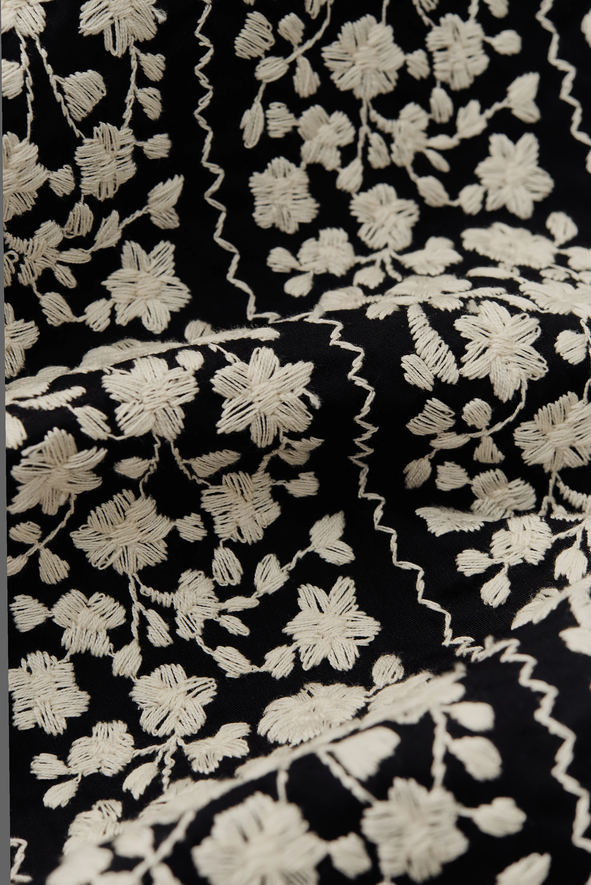 KALIRO ZIP VEST - Image 3
