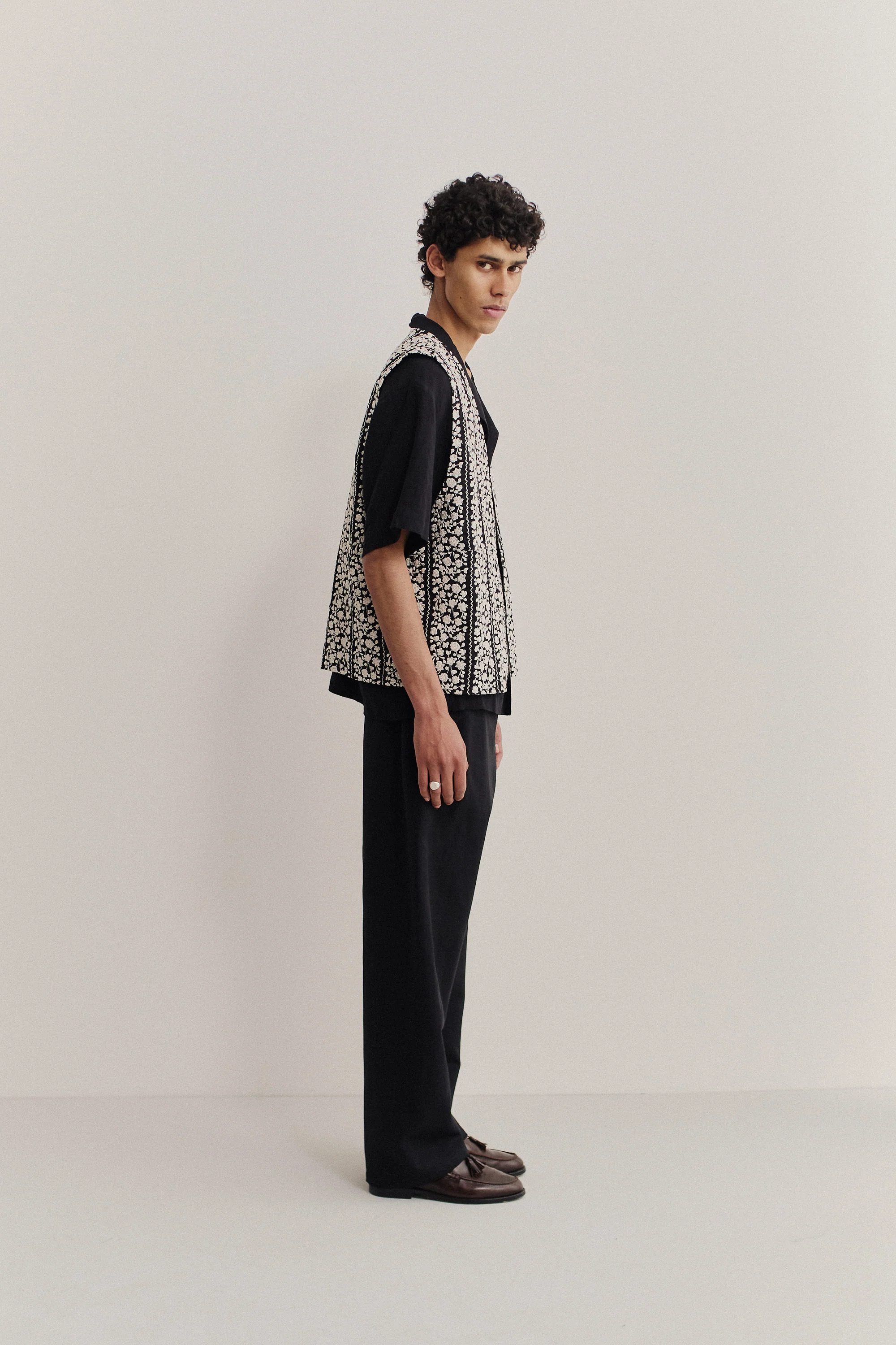 KALIRO ZIP VEST - Image 4