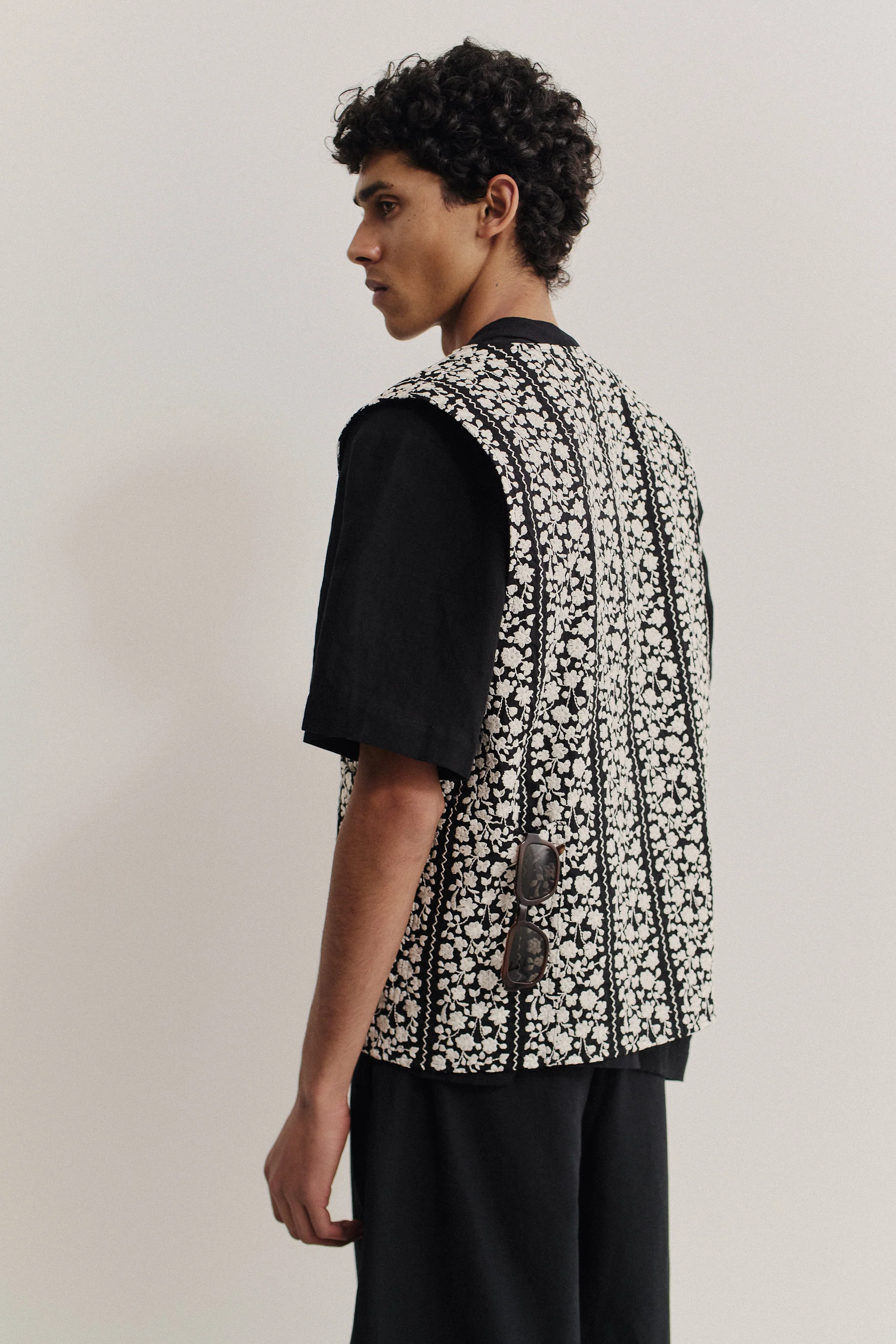 KALIRO ZIP VEST - Image 8