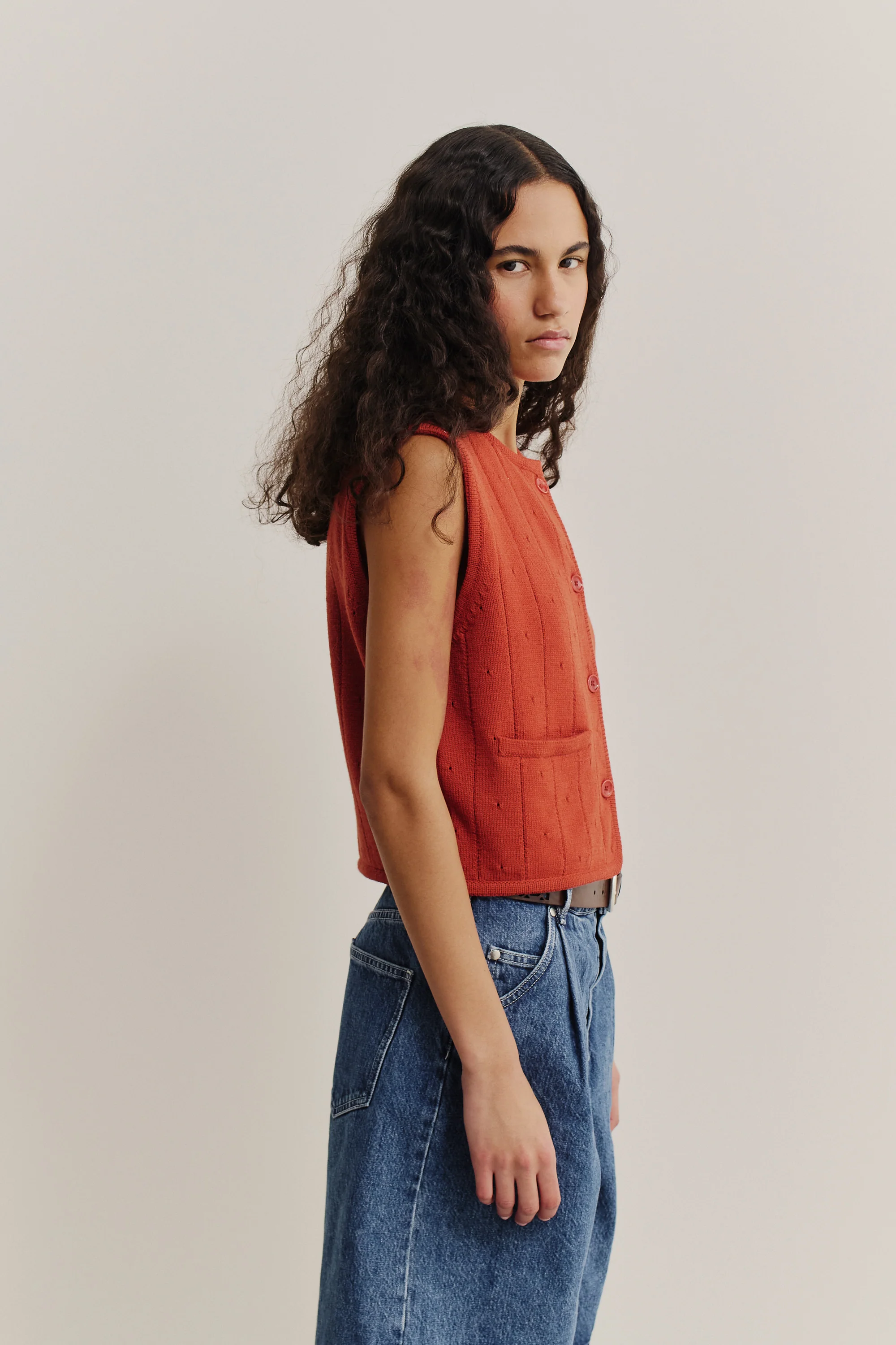 MERU KNIT VEST - Image 5