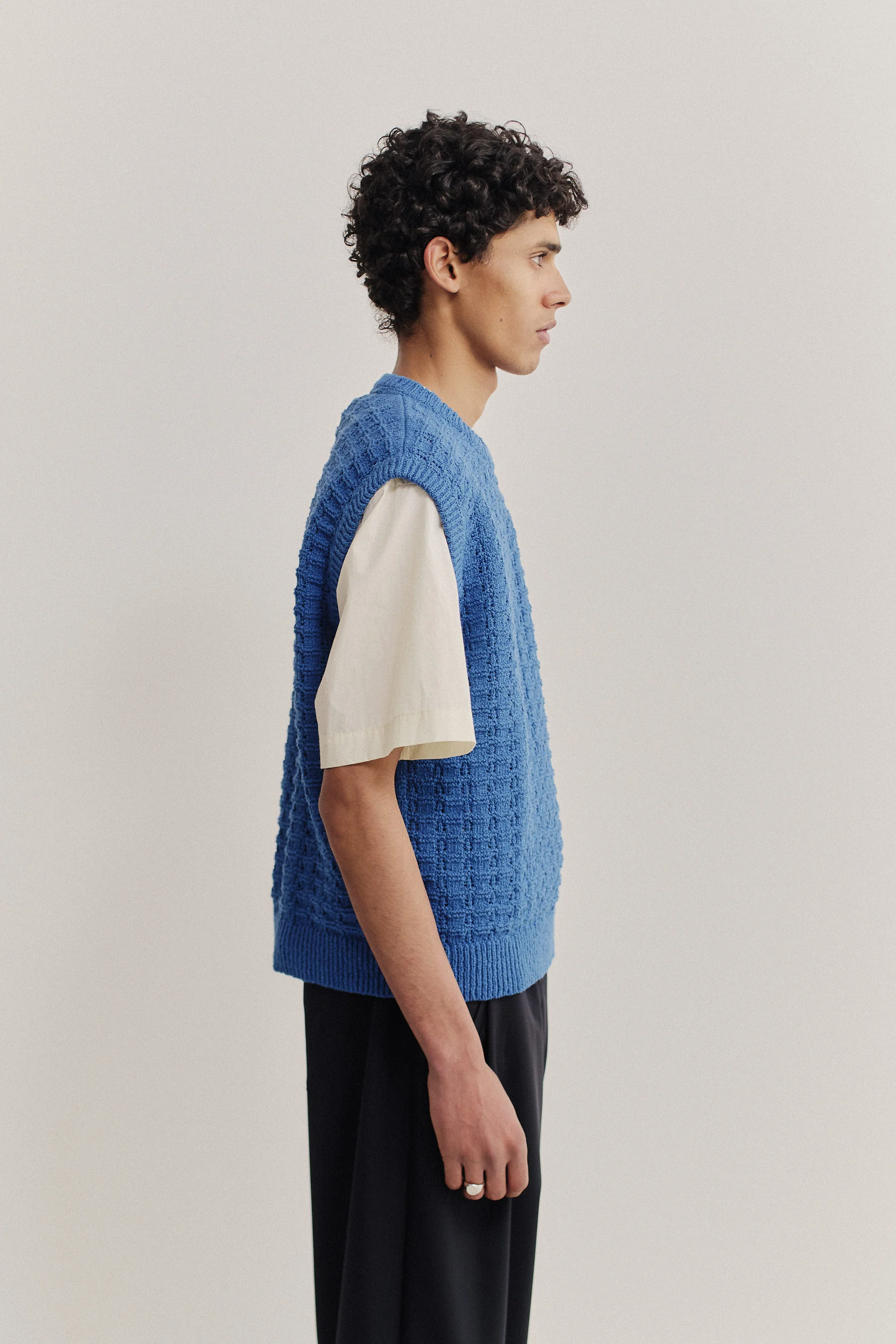 TEMBE KNIT VEST - Image 5